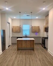 10209 Las Nubes Ave in Houston, TX - Foto de edificio - Building Photo