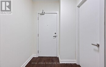20-320 Bruyeres Mews in Toronto, ON - Building Photo - Building Photo