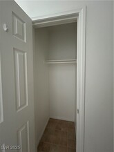 10536 La Campana St in Las Vegas, NV - Foto de edificio - Building Photo