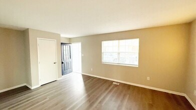 3836 Sherman Towne Dr in Indianapolis, IN - Building Photo - Building Photo