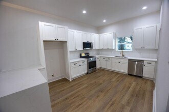 868 E 35th St in Houston, TX - Building Photo - Building Photo