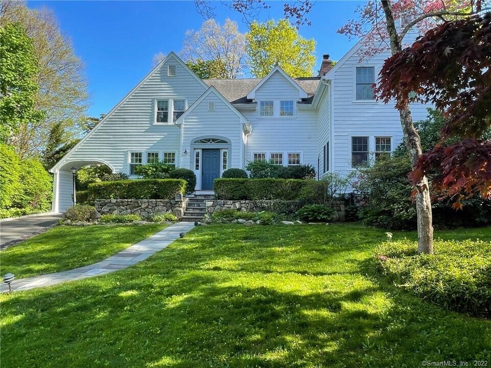 71 Elm Pl in New Canaan, CT - Building Photo