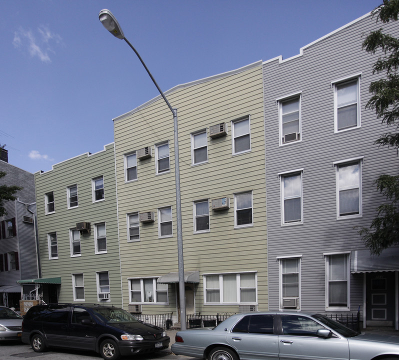 159 Withers St in Brooklyn, NY - Building Photo