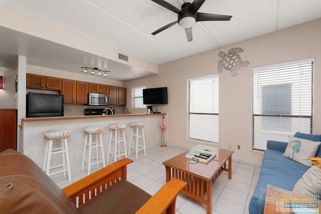 125 E Retama St in South Padre Island, TX - Building Photo - Building Photo