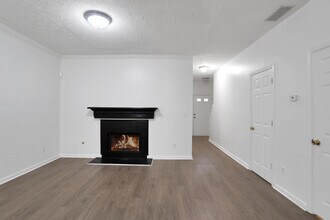 5640 Terremont Cir in Norcross, GA - Foto de edificio - Building Photo