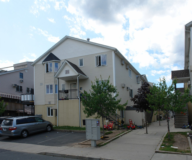 Spring Valley Apartments in Spring Valley, NY - Building Photo - Building Photo