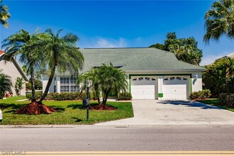 618 Lambton Ln in Naples, FL - Foto de edificio - Building Photo