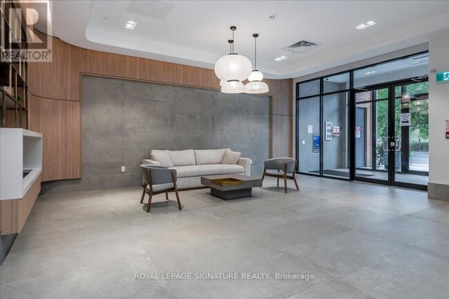 185 Dunlop St E in Barrie, ON - Building Photo - Building Photo