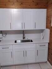 2210 NE 170th St in North Miami Beach, FL - Building Photo - Building Photo