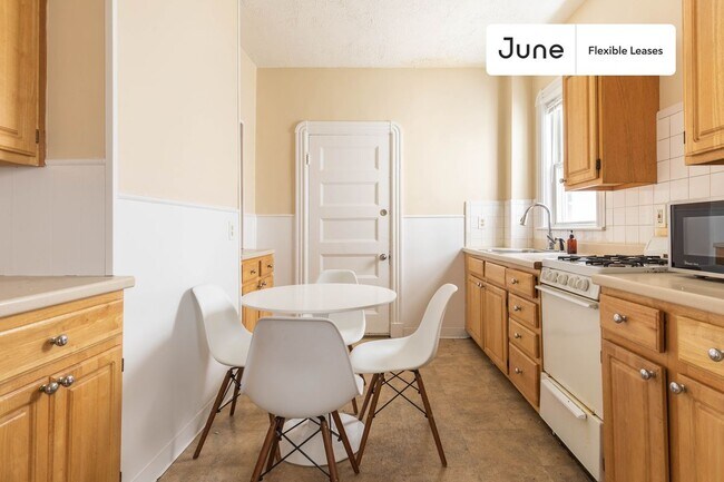 789 Columbia Rd photo'