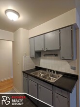 531 W Aldine Ave, Unit 401 in Chicago, IL - Building Photo - Building Photo