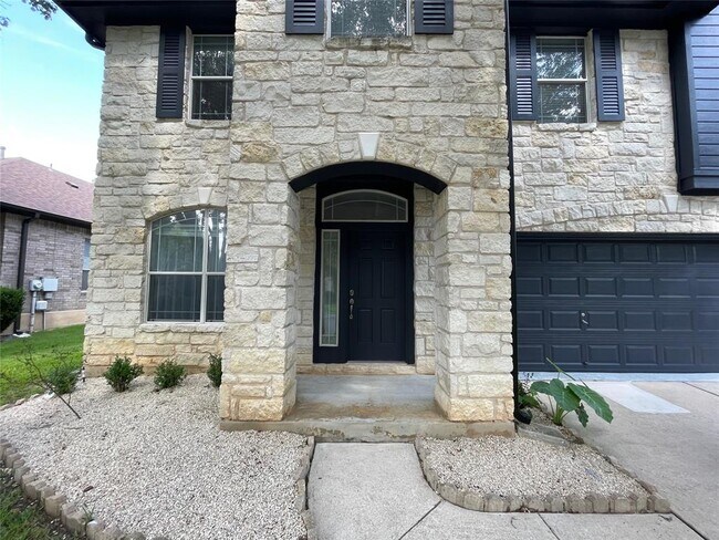 10401 Yellowstone Dr in Austin, TX - Building Photo - Building Photo