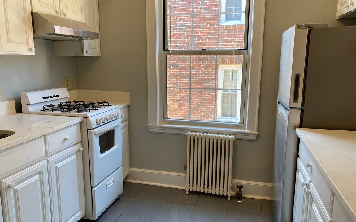 346 Harvard St, Unit 2T in Cambridge, MA - Building Photo