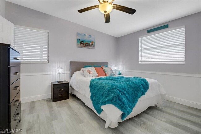 property at 2047 Harbor Ln