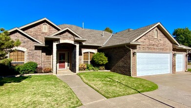 11621 Hackney Ln in Yukon, OK - Building Photo - Building Photo