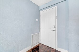 8960 Sunset Strip in Sunrise, FL - Building Photo - Building Photo