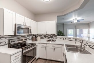 Bella Springs in Colorado Springs, CO - Building Photo - Building Photo