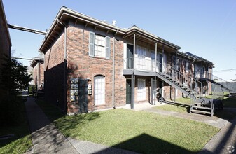 Oak Alley Apartments in Gretna, LA - Foto de edificio - Building Photo