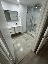 20860 San Simeon Way in Miami, FL - Building Photo - Building Photo