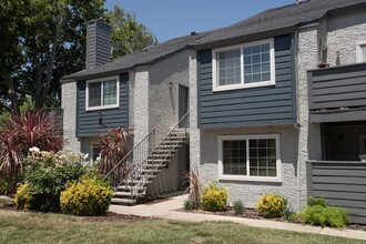 Woodbridge Apartments in Sacramento, CA - Building Photo - Building Photo