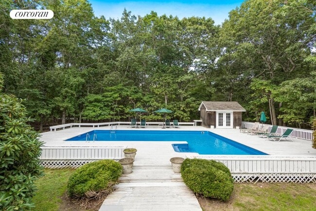 73 Copeces Ln in East Hampton, NY - Building Photo - Building Photo