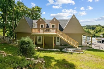 229 CT-163, Unit Unit 2 in Montville, CT - Building Photo - Building Photo