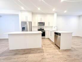 669 Savanna Blvd NE in Calgary, AB - Building Photo - Building Photo