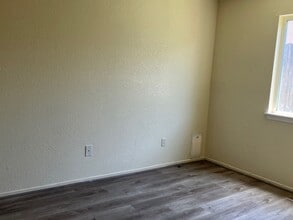 1124 Miller Ln in Tehachapi, CA - Building Photo - Building Photo