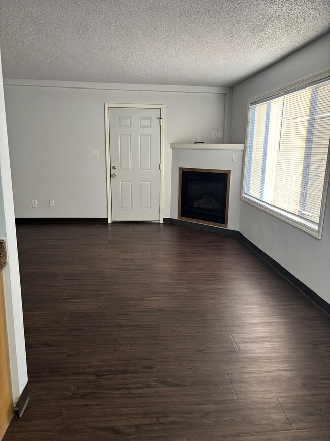 1611 Center Point Rd NE in Cedar Rapids, IA - Building Photo - Building Photo