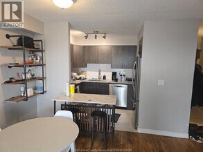 150 Park St W in Windsor, ON - Building Photo - Building Photo