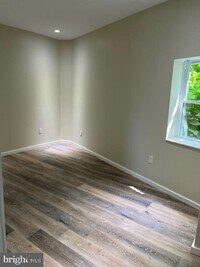 3723 Pulaski Ave photo'