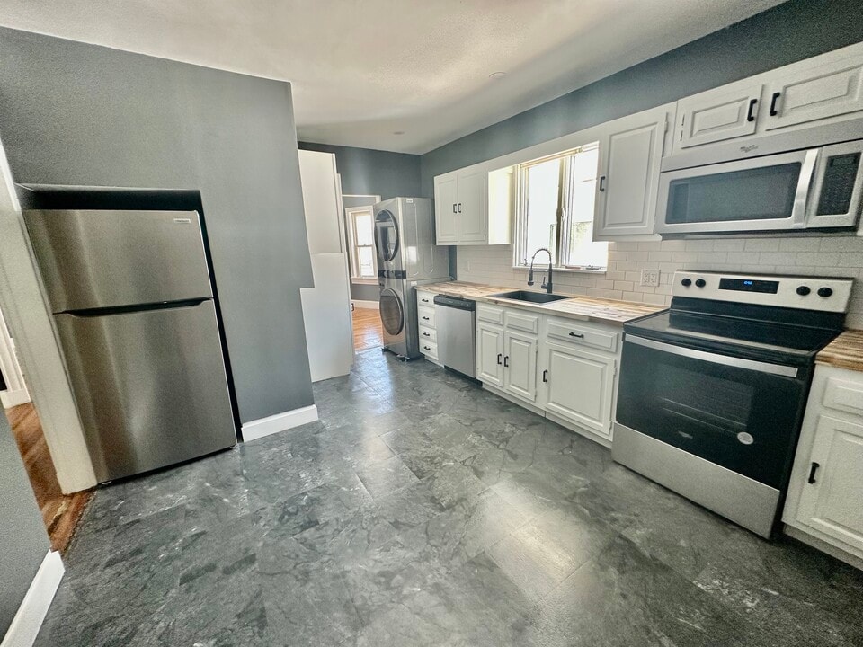 134 Elm St in Everett, MA - Building Photo