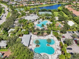 2080 Wellington St in Naples, FL - Building Photo