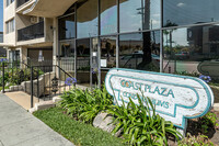 Coast Plaza in Long Beach, CA - Foto de edificio - Building Photo