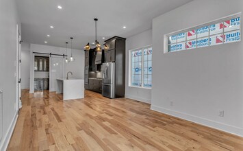 2204 Batavia St in Nashville, TN - Building Photo - Building Photo