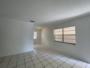 11 NE 24th St in Wilton Manors, FL - Building Photo - Building Photo