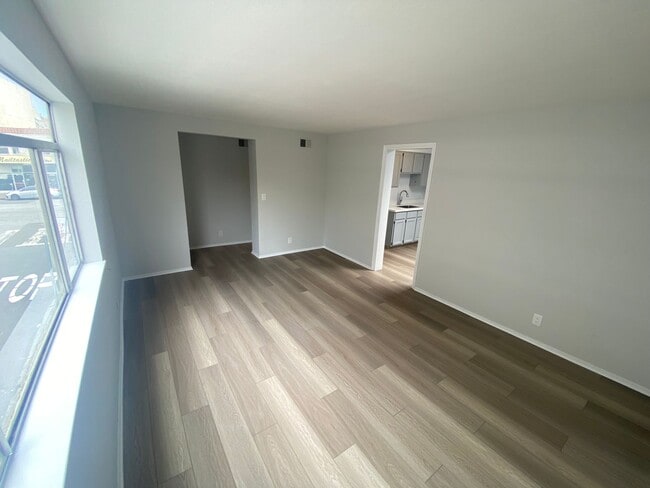 property at 7 Leo St
