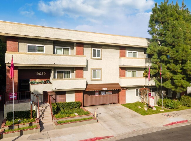 The Ridgeview in Northridge, CA - Building Photo - Building Photo