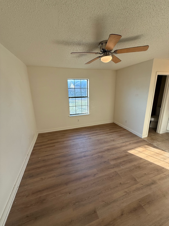 1454 Brook Meadow Cir in Lancaster, TX - Building Photo - Building Photo