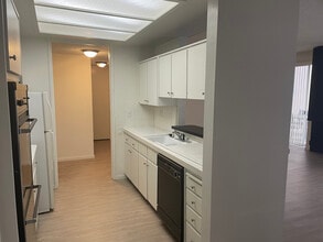 1840 Fairburn Ave in Los Angeles, CA - Foto de edificio - Building Photo