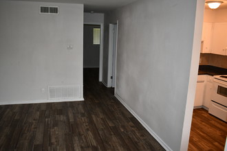 Buena Vida Apartments in San Antonio, TX - Building Photo - Interior Photo