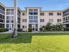 200 The Esplanade N in Venice, FL - Building Photo - Building Photo