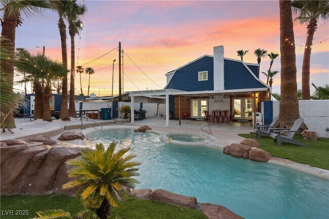 2000 Stockton Ave in Las Vegas, NV - Building Photo - Building Photo