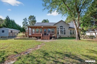 124 Pinesage Dr in West End, NC - Foto de edificio - Building Photo