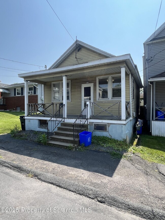 property at 525 E Lackawanna Ave