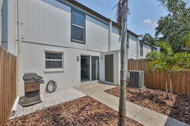 2011-A S Carolina Ave in Tampa, FL - Building Photo - Building Photo