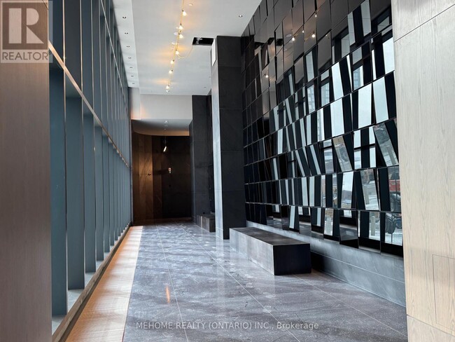 8 Interchange Wy in Vaughan, ON - Building Photo - Building Photo