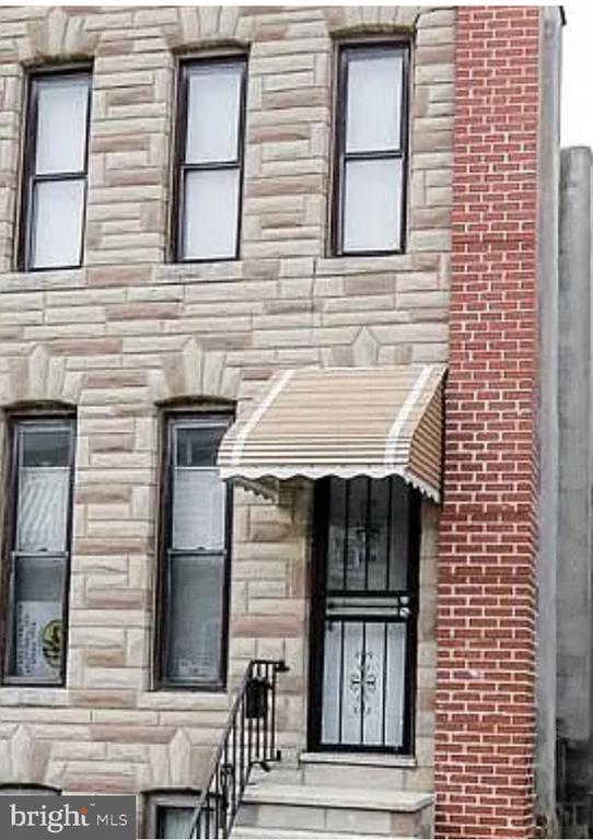 property at 224 S Calhoun St