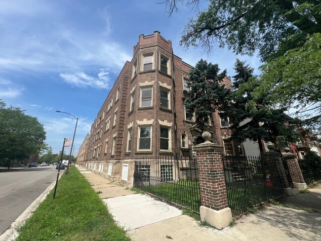 property at 4958 S Michigan Ave
