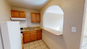 1450 Cerrillos Rd in Santa Fe, NM - Foto de edificio - Building Photo